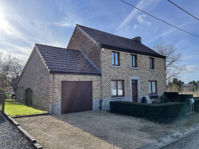 Maison 4 chambres + bureau avec jardin de 15 ares orienté SUD !