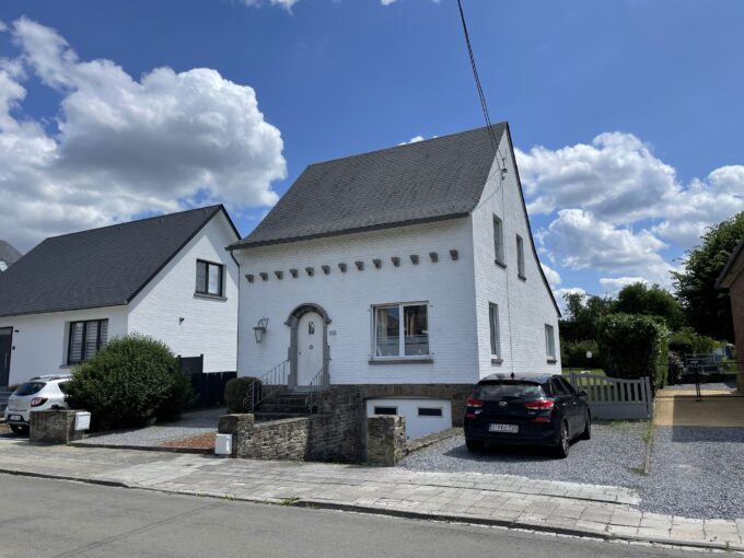 Maison 3 chambres avec garage, cave, grenier et jardin !