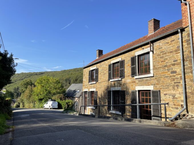 Maison en pierre du pays – 2 chambres et remise