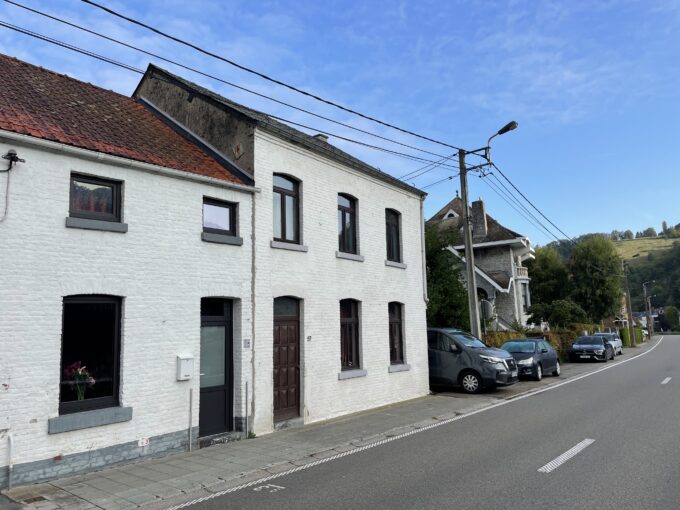 Maison 2 chambres avec grenier, atelier, jardin et carport !