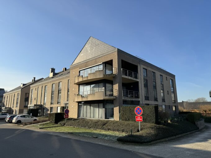 Rez-de-chaussée 3 chambres avec terrasse, jardin et garage !