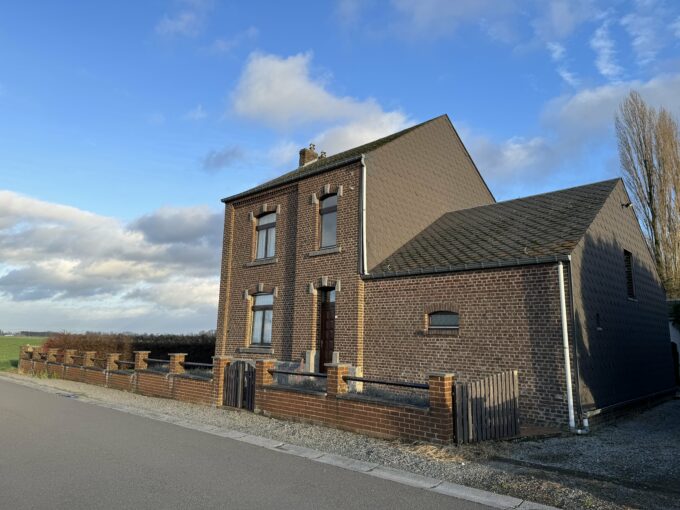 Maison 3 chambres avec grange, atelier et terrain de 17 ares