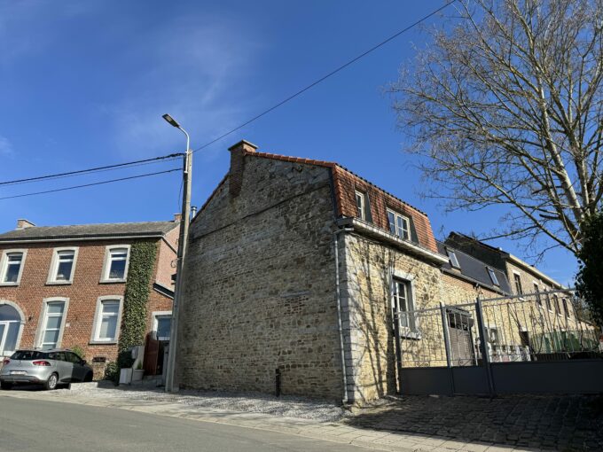 Maison 3 chambres avec annexe, terrasse et beau jardin !