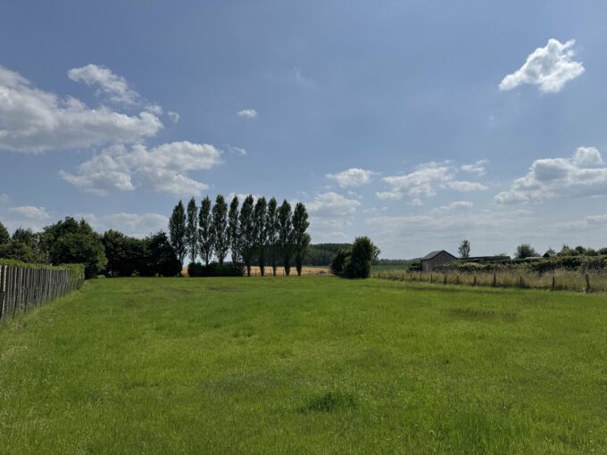 Terrain à bâtir de 18 ares 81 ca à Noville-sur-Mehaigne !