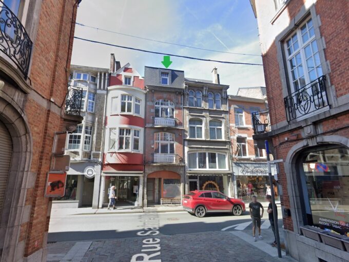 Immeuble mixte : 1 commerce et 3 niveaux habitables